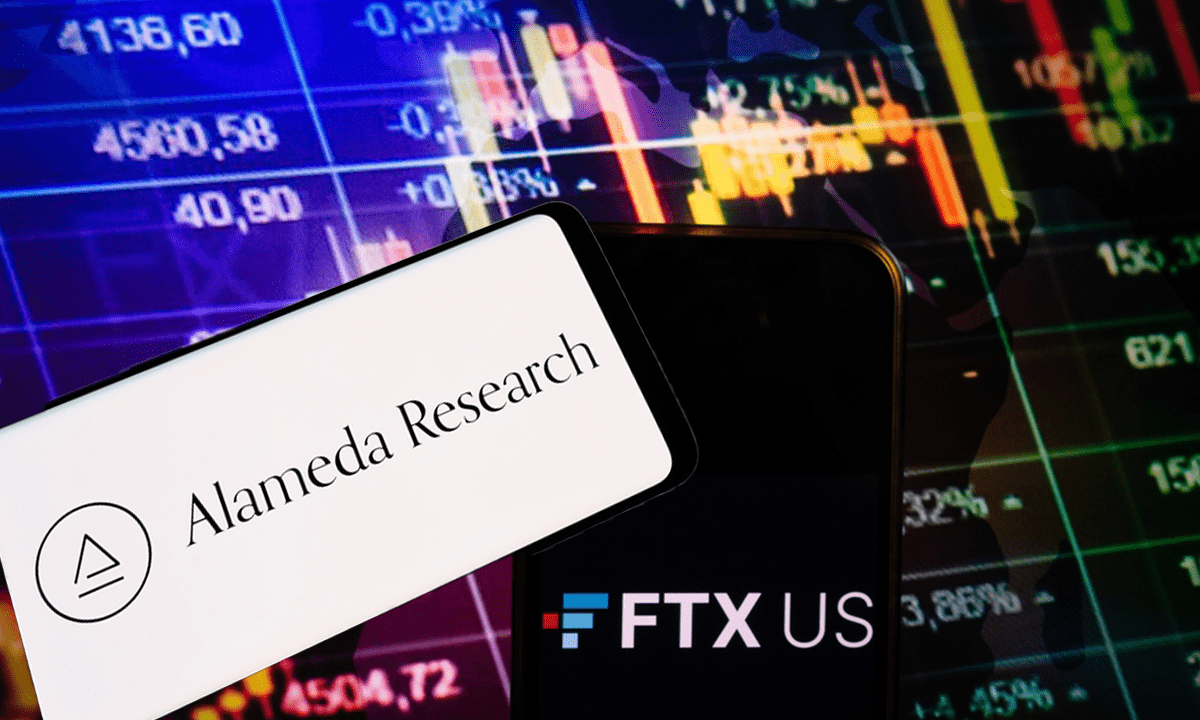 ftx và alameda research chuyển lượng lớn altcoin lên sàn