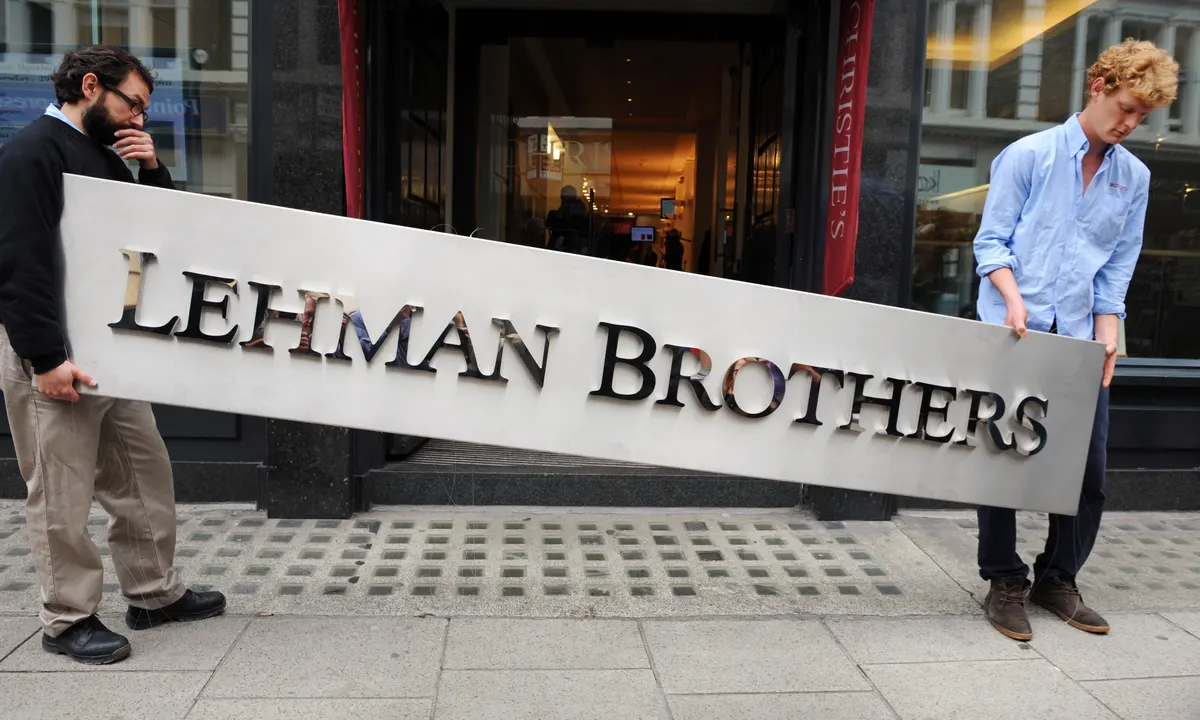 lehman brothers sụp đổ