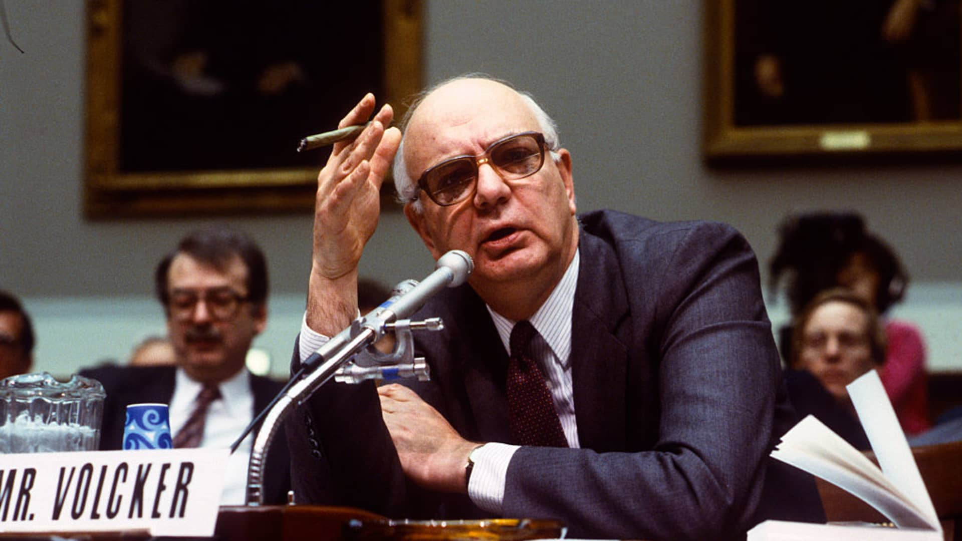 chủ tịch paul a volcker