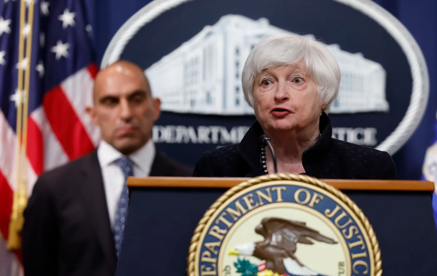 Bộ trưởng Tài chính Janet Yellen làm chủ tịch FSOC.